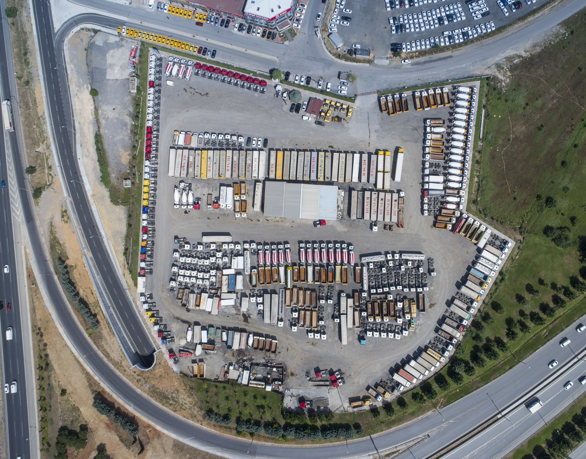 ERCAL TRUCKS - Camions MERCEDES-BENZ Axor undefined: photos 2