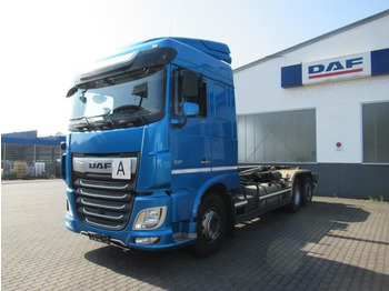 Camion ampliroll DAF XF 530