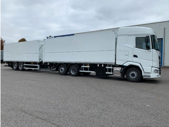 Camion pour le transport de boissons DAF XG 480