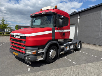 Tracteur routier SCANIA T124