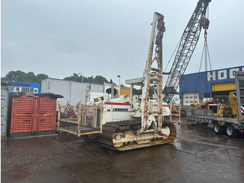 Poseur de canalisations LIEBHERR