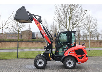 Chargeuse sur pneus MANITOU