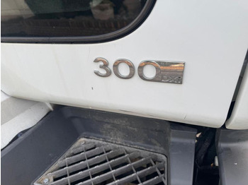 Camion citerne pour transport de carburant Renault Premium 300 DXI: photos 4