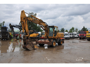 Pelle sur pneus ZEPPELIN