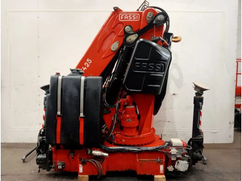 Grue auxiliaire FASSI