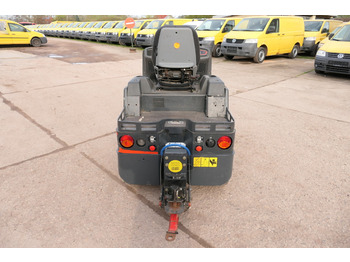 LINDE P 60 Z Schlepper Batterie 22/2019 3-Rad - crédit-bail LINDE P 60 Z Schlepper Batterie 22/2019 3-Rad: photos 4 LINDE P 60 Z Schlepper Batterie 22/2019 3-Rad - crédit-bail LINDE P 60 Z Schlepper Batterie 22/2019 3-Rad: photos 4