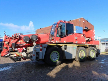 Grue tout-terrain DEMAG