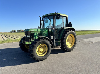 Tracteur agricole JOHN DEERE 6400