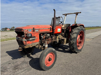 Tracteur agricole ZETOR