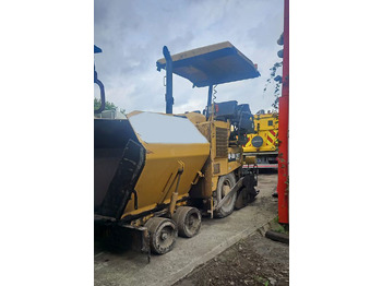 Finisseur CATERPILLAR AP300D