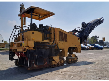 Fraiseuse à froid CATERPILLAR