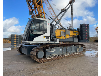 Grue sur chenilles LIEBHERR