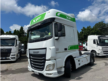 Tracteur routier DAF XF 460