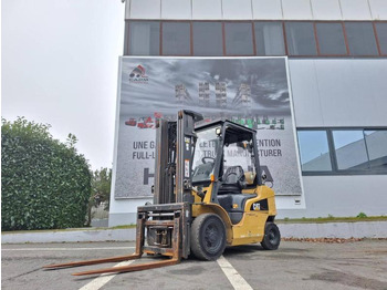 Chariot élévateur à gaz CATERPILLAR GP