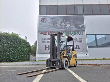 Chariot élévateur à gaz CATERPILLAR GP