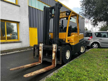 Chariot élévateur à gaz YALE