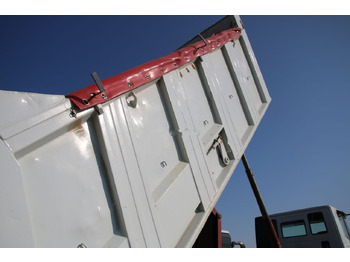 Camion benne IVECO euro tracker MP41E44W: photos 5