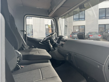 Photo d'intérieur 2: Camion benne Mercedes-Benz Atego 818/23 K 4x2 Atego 818/23 K 4x2, 2x AHK, Meiller-Kipper, mehrfach Vorhanden! Photo d'intérieur 2: Camion benne Mercedes-Benz Atego 818/23 K 4x2 Atego 818/23 K 4x2, 2x AHK, Meiller-Kipper, mehrfach Vorhanden!