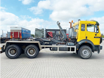 Camion ampliroll MERCEDES-BENZ SK 2631