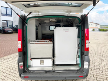 Ambulance Renault Trafik 2.0 dCi115 4x2 Trafik 2.0 dCi115 4x2, Krankentransporter: photos 2