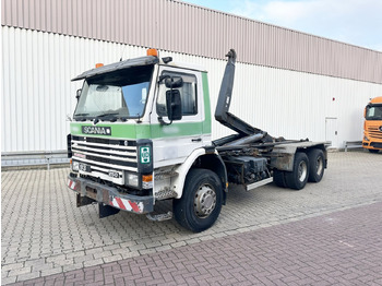 Camion ampliroll SCANIA P93