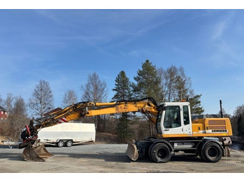 Pelle sur pneus LIEBHERR A 914