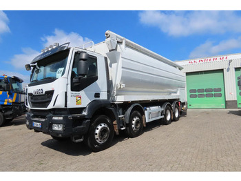 Camion citerne IVECO EuroTrakker