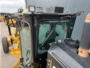 Niveleuse Cat 140M2 AWD: photos 5