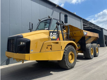 Tombereau articulé CATERPILLAR