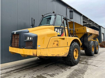 Tombereau articulé CATERPILLAR