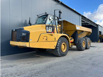 Tombereau articulé CATERPILLAR
