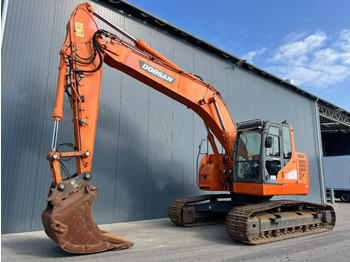 Pelle sur chenille DOOSAN DX235LCR