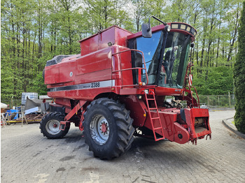 Moissonneuse-batteuse CASE IH