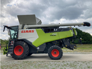 Moissonneuse-batteuse CLAAS
