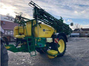 Pulvérisateur traîné JOHN DEERE