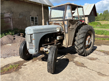 Tracteur agricole MASSEY FERGUSON