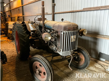 Tracteur agricole FORDSON