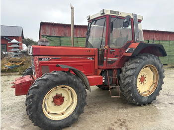 Tracteur agricole INTERNATIONAL
