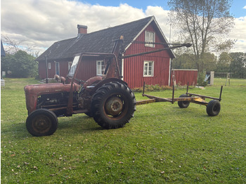 Tracteur agricole MASSEY FERGUSON
