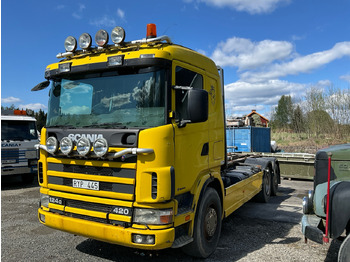 Camion ampliroll SCANIA 124