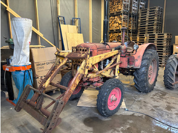 Tracteur agricole VOLVO