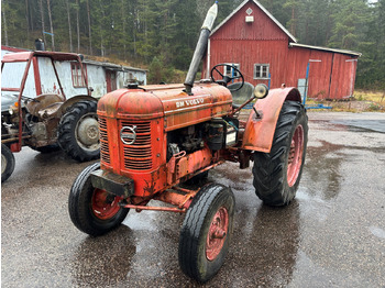 Tracteur agricole VOLVO