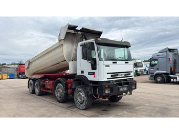 Iveco EUROTRAKKER 320 E 35 (GRAND PONT / LAMES / POMPE MANUELLE / 8X4 / CURSOR 8) - crédit-bail Iveco EUROTRAKKER 320 E 35 (GRAND PONT / LAMES / POMPE MANUELLE / 8X4 / CURSOR 8): photos 3