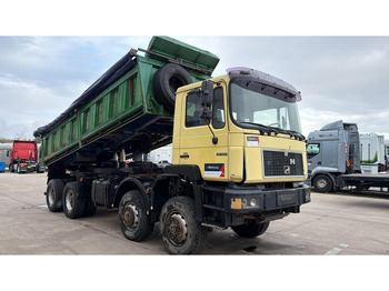 Camion benne MAN 35.402 (8X8 / BIG AXLES / GRAND PONT / LAMES / STEEL SUSP. / 6 CYLINDER): photos 3