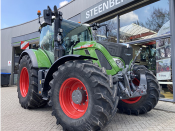 Tracteur agricole FENDT 720 Vario