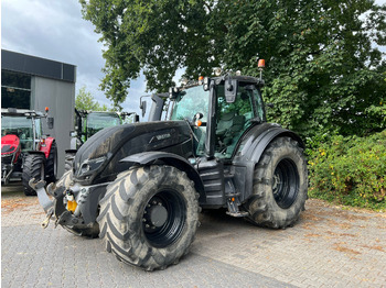 Tracteur agricole VALTRA T174