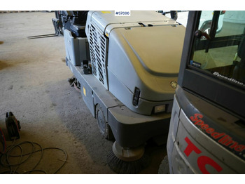 Balayeuse de voirie Cleaning machine Nilfisk CR1200 rep.object: photos 4
