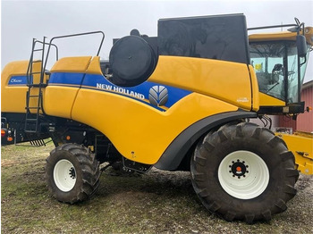 Moissonneuse-batteuse NEW HOLLAND CX series