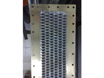 Radiateur neuf RADIATORE NH W 230 76072592: photos 2