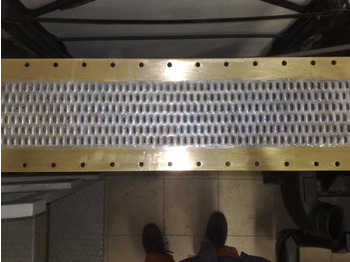 Radiateur neuf RADIATORE NH W 230 76072592: photos 3